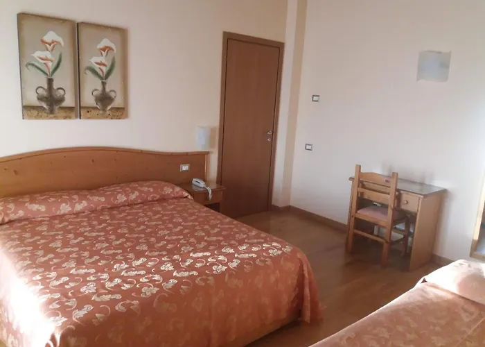 Ferrari Szálloda Castione della Presolana