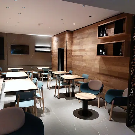 Hotel Ferrari 3*